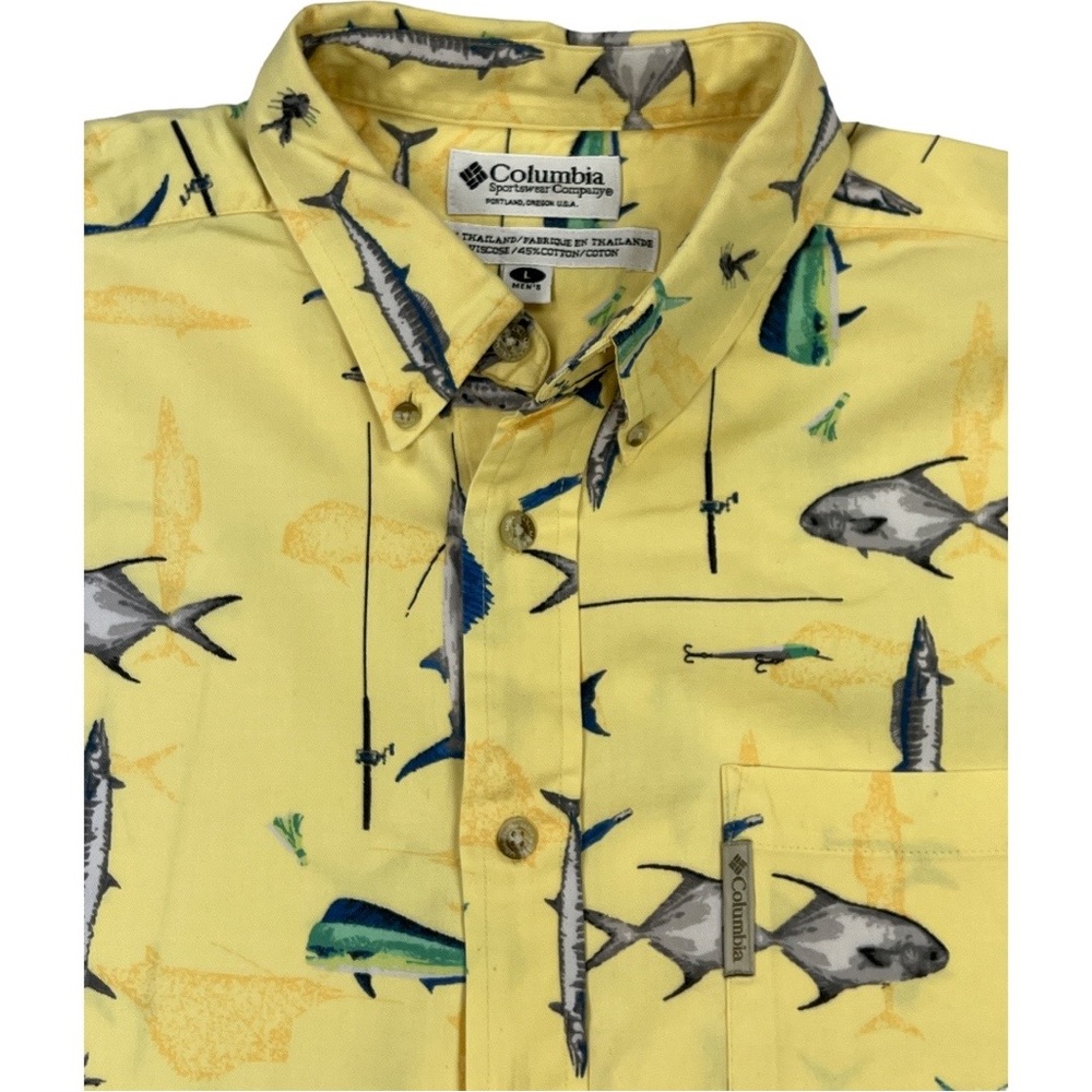 Columbia Yellow Short sleeved Camping River Lodge Hawaiian Tropical Fish print